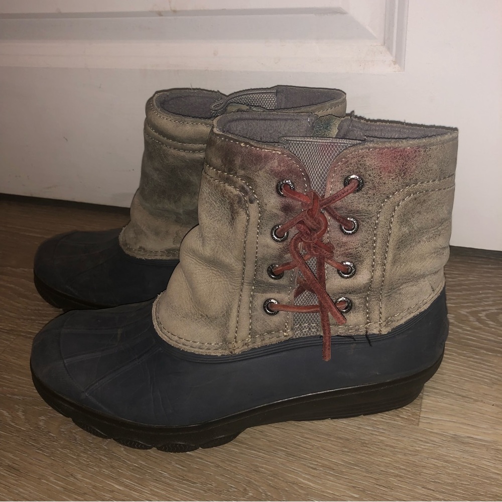 Sperry ladies boots size 8